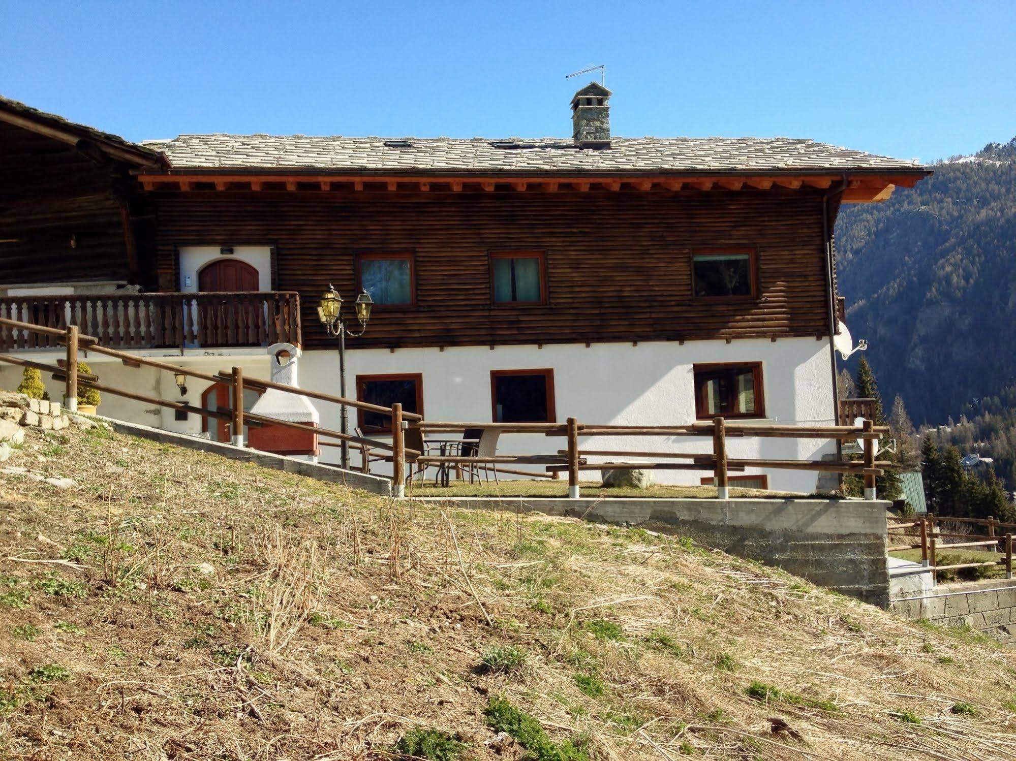 Affittacamere Buenavista Guest House Champoluc Exterior photo